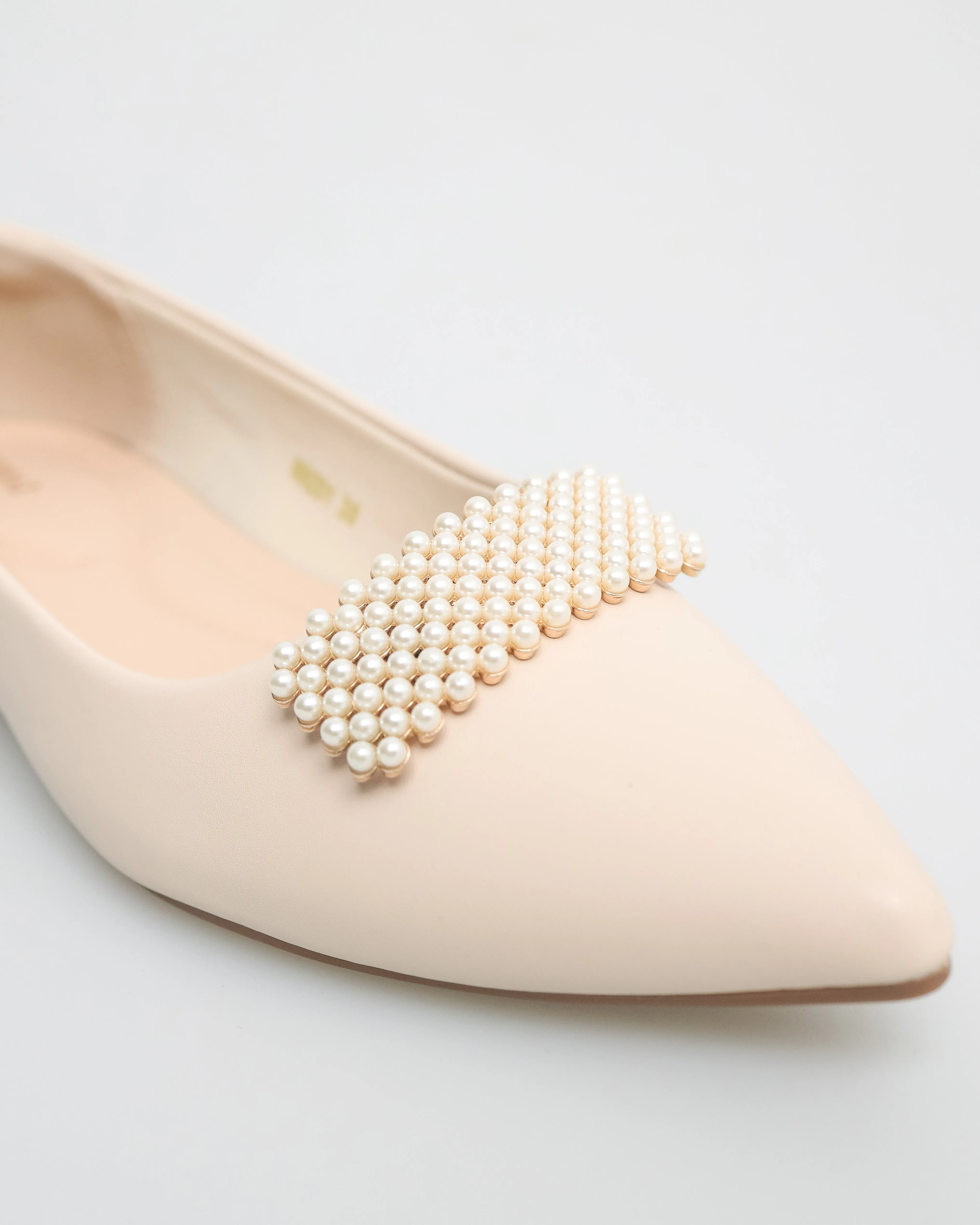 Tomaz NN201 Ladies Pointed-Toe Flats (Cream)