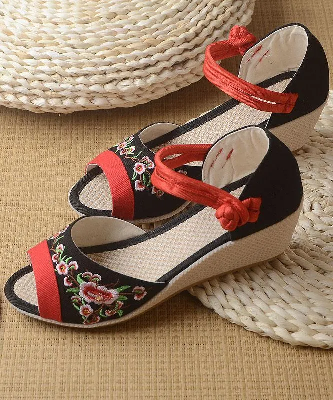 White Embroideried Sandals SplicingBuckle Strap Wedge Sandals