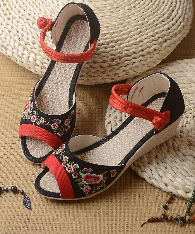 White Embroideried Sandals SplicingBuckle Strap Wedge Sandals